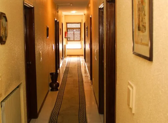 Pensión Sao Neutel 3*