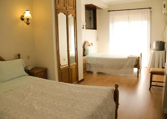 Sao Neutel Pensión Chaves