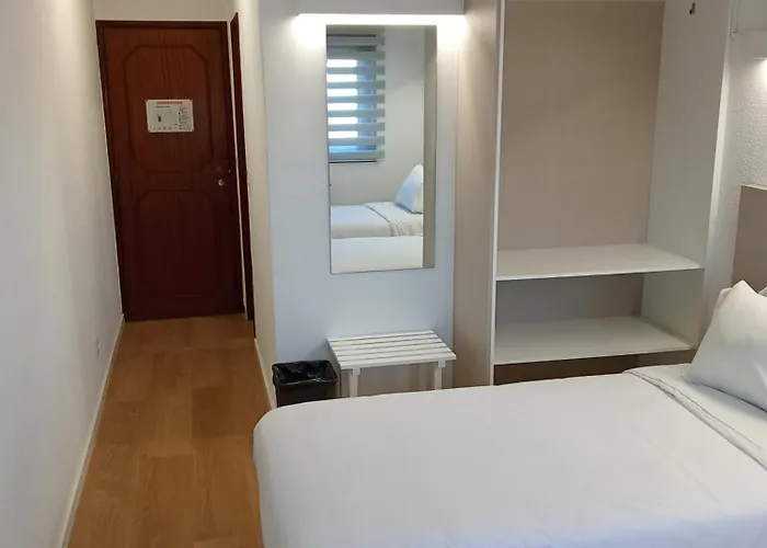 Sao Neutel בית הארחה שאבס