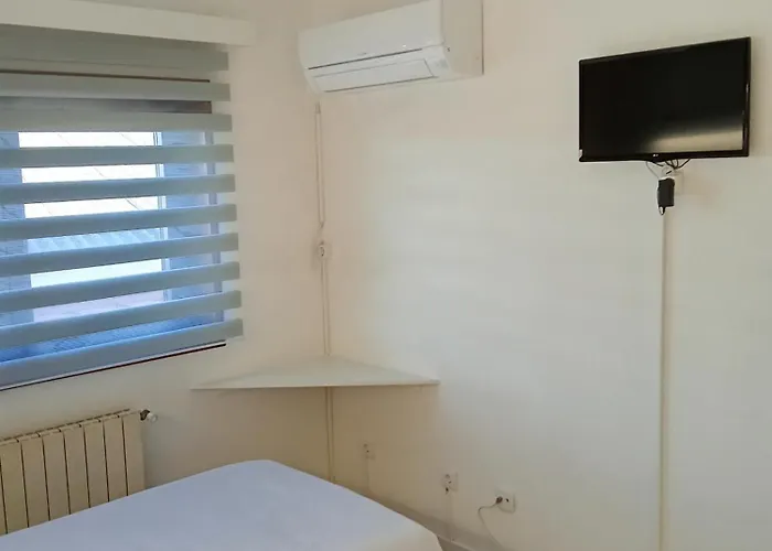 Sao Neutel בית הארחה שאבס